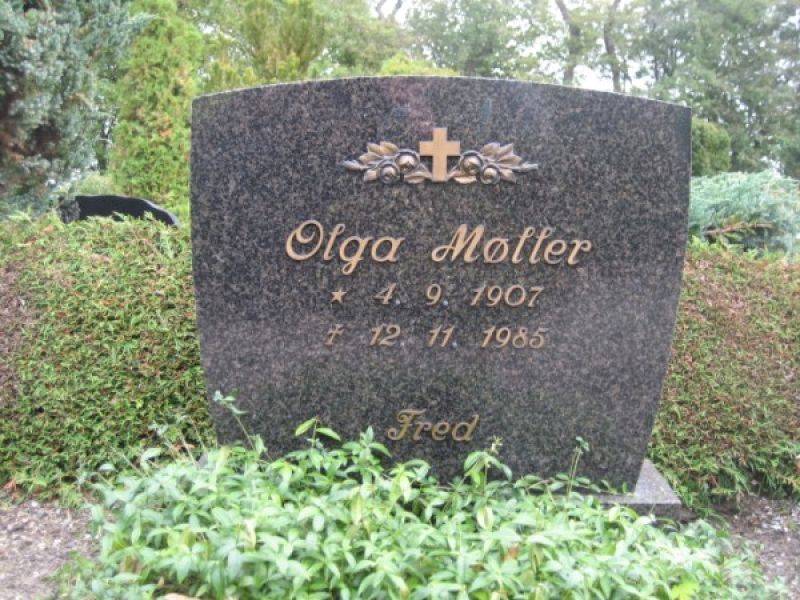 Olga Moeller.jpg